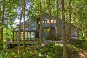 121 206th Avenue NE