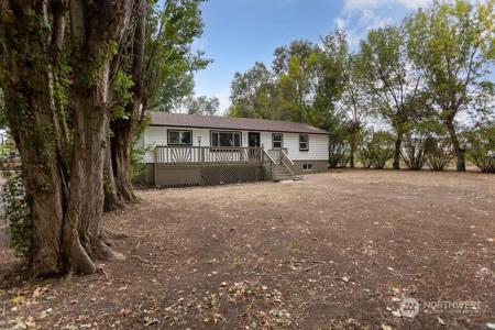 3190 Valley NE