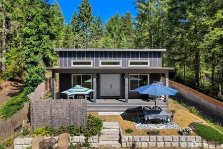 1161 Collins Lake