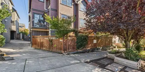 3634 Palatine N