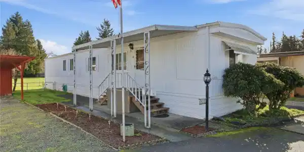 5703 113th E