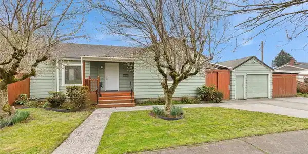 2609 Hemlock