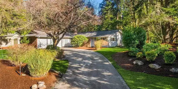 2822 253rd SE