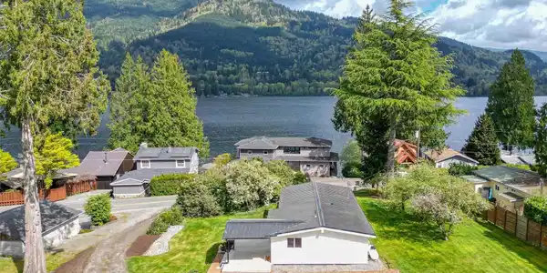 477 Lake Samish