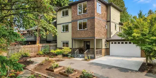 10334 46th NE