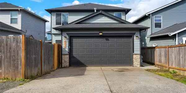 9316 11th NE