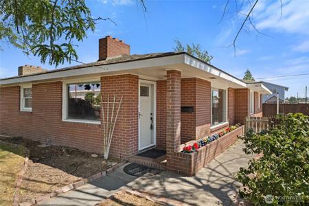 1145 Ivy