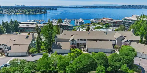 5404 Lake Washington NE