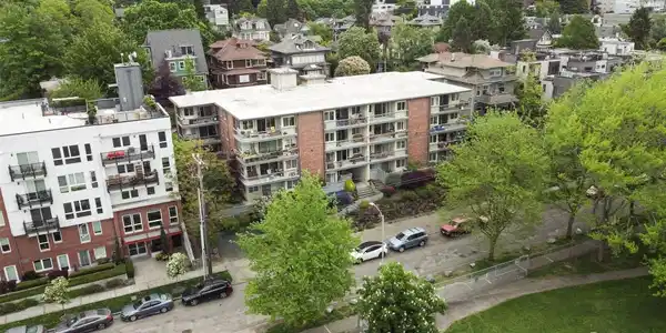 732 11th E