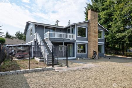 347 Harbor View SE