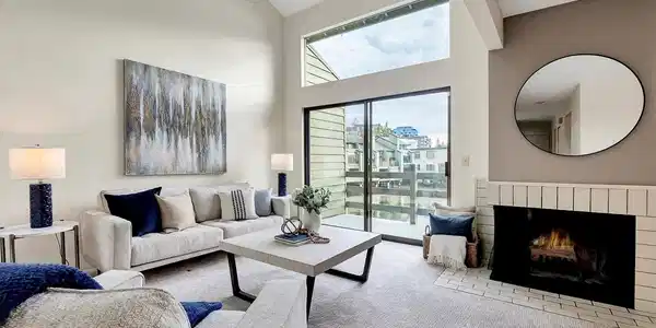 7 Lake Bellevue