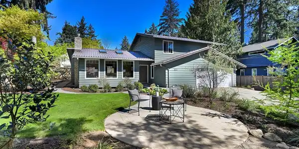 3222 107th SE