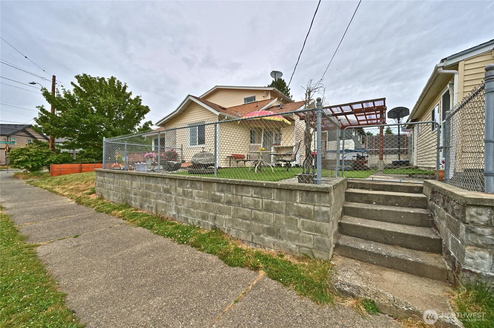 Image 4 Image 4