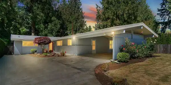 5320 Kenyon