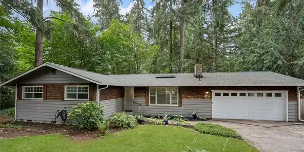 6724 Alder Glen SE