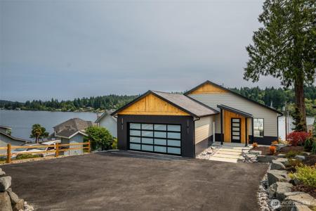 7443 Clover Valley SE