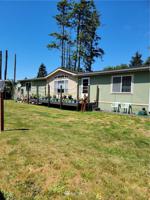 677 Duck Lake NE