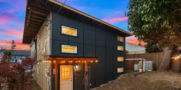 4323 5th NW