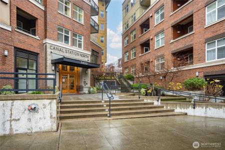 5450 Leary NW