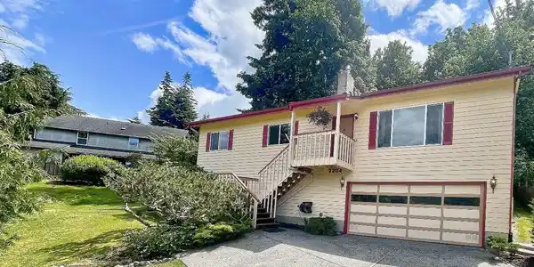 2204 254th NW