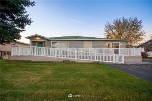 2914 W Lakeside Drive