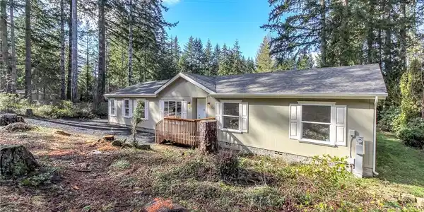 41 E Eastlake Dr