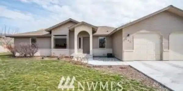 405 River Valley View
