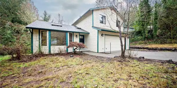 2075 Lakemoor SW