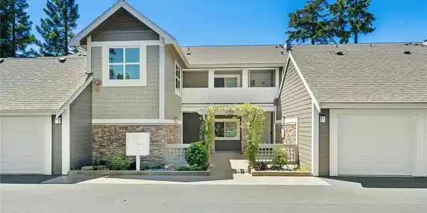 5404 Lake Washington NE