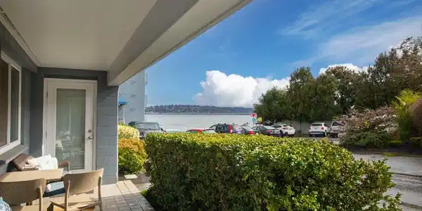 720 Lakeside S