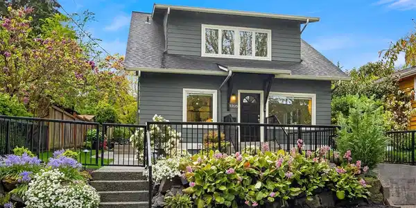 8205 18th NE