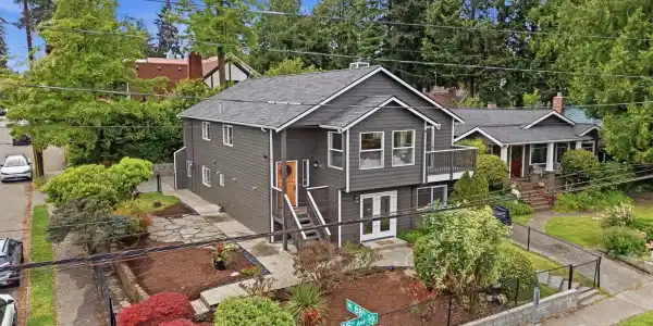 8803 15th NE