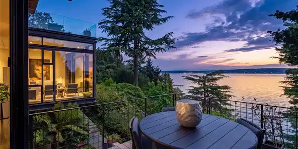 3310 Laurelhurst NE
