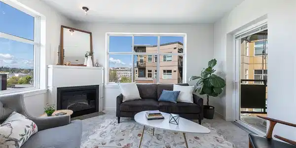 5440 Leary NW