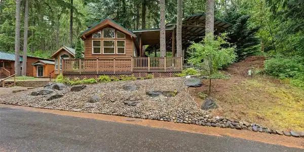 1546 Reservation SE