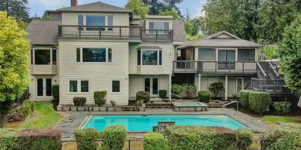 2423 61st SE