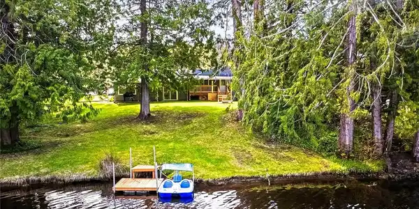 19407 Whiteman Cove SW