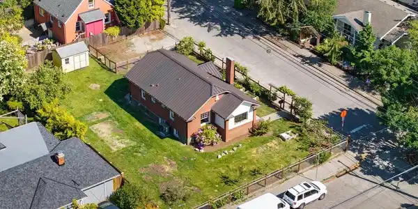 9002 12th NE