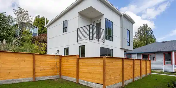 4421 49th S