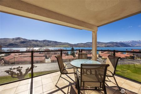 100 Lake Chelan Shores