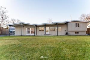 2131 W Lakeside Drive