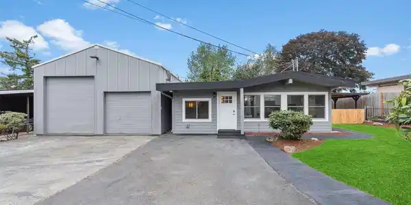 18912 46th S