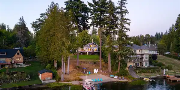 1345 Northlake NW