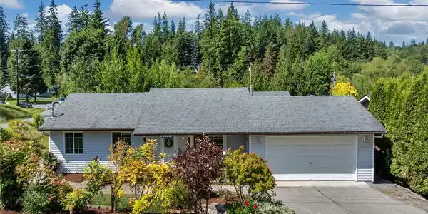 2415 255th NW