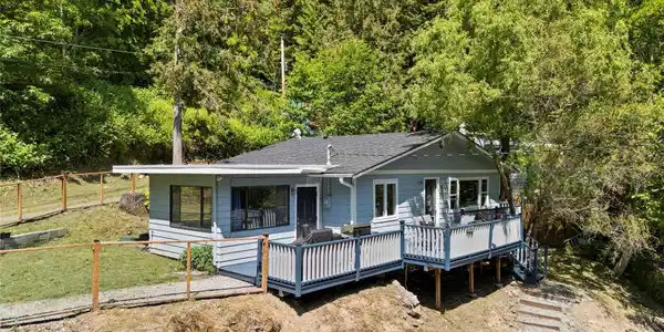 1768 Emerald Lake