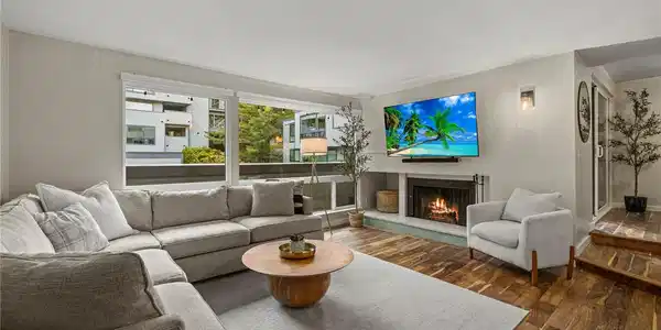 2500 Manor