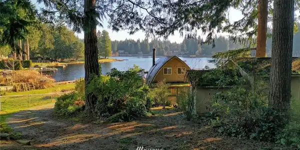 31703 W Lake Ketchum Road