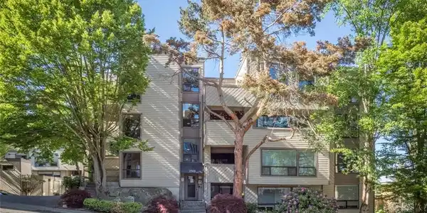 2500 W Manor Place