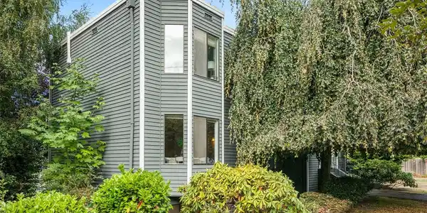2327 Yale E