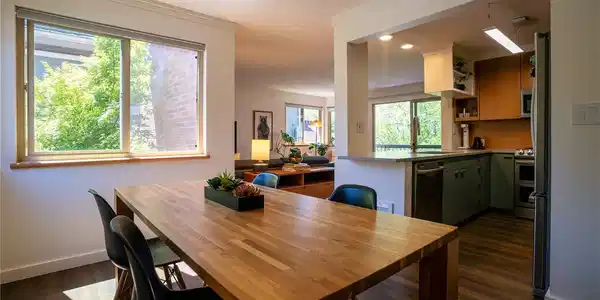 732 11th E